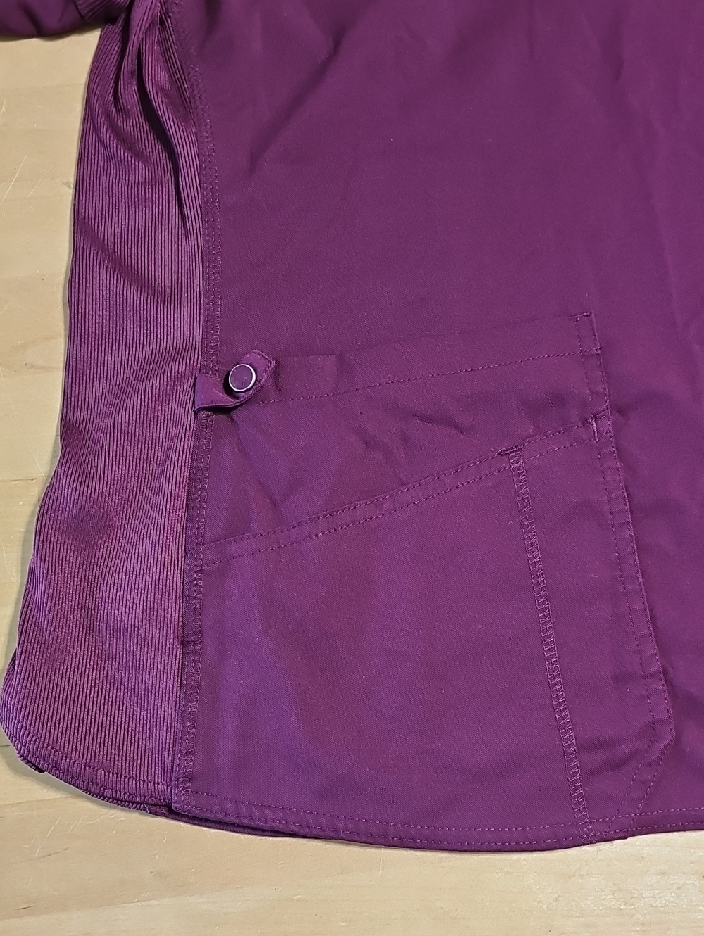 Med Couture Touch Wine Burgundy V-Neck Scrub Top XL EUC - Picture 2 of 5